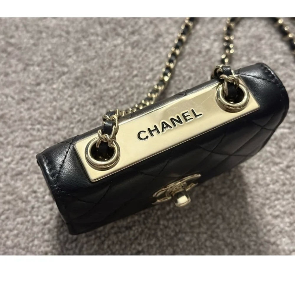 Chanel Black Trendy Quilted Leather Bag - Picture 2 of 9